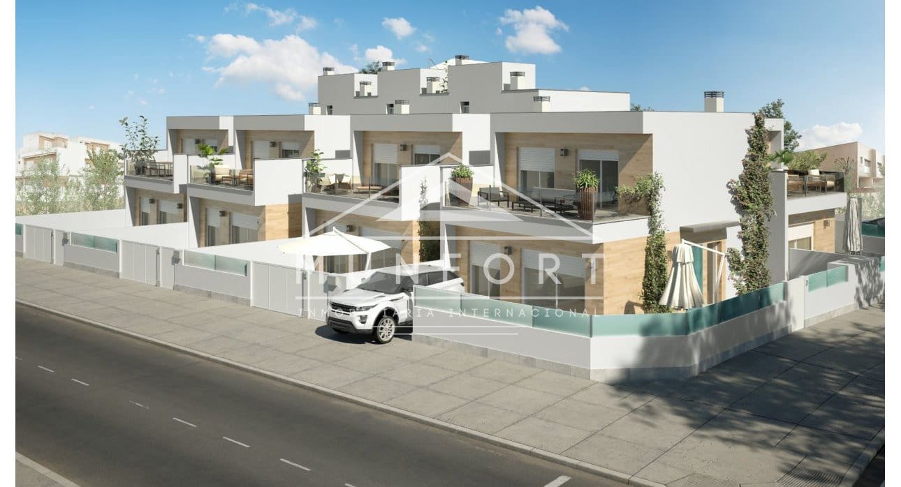 Chalet de 3 habitaciones en San Pedro del Pinatar en venta con piscina - 389.000 € (Ref: 9270347)