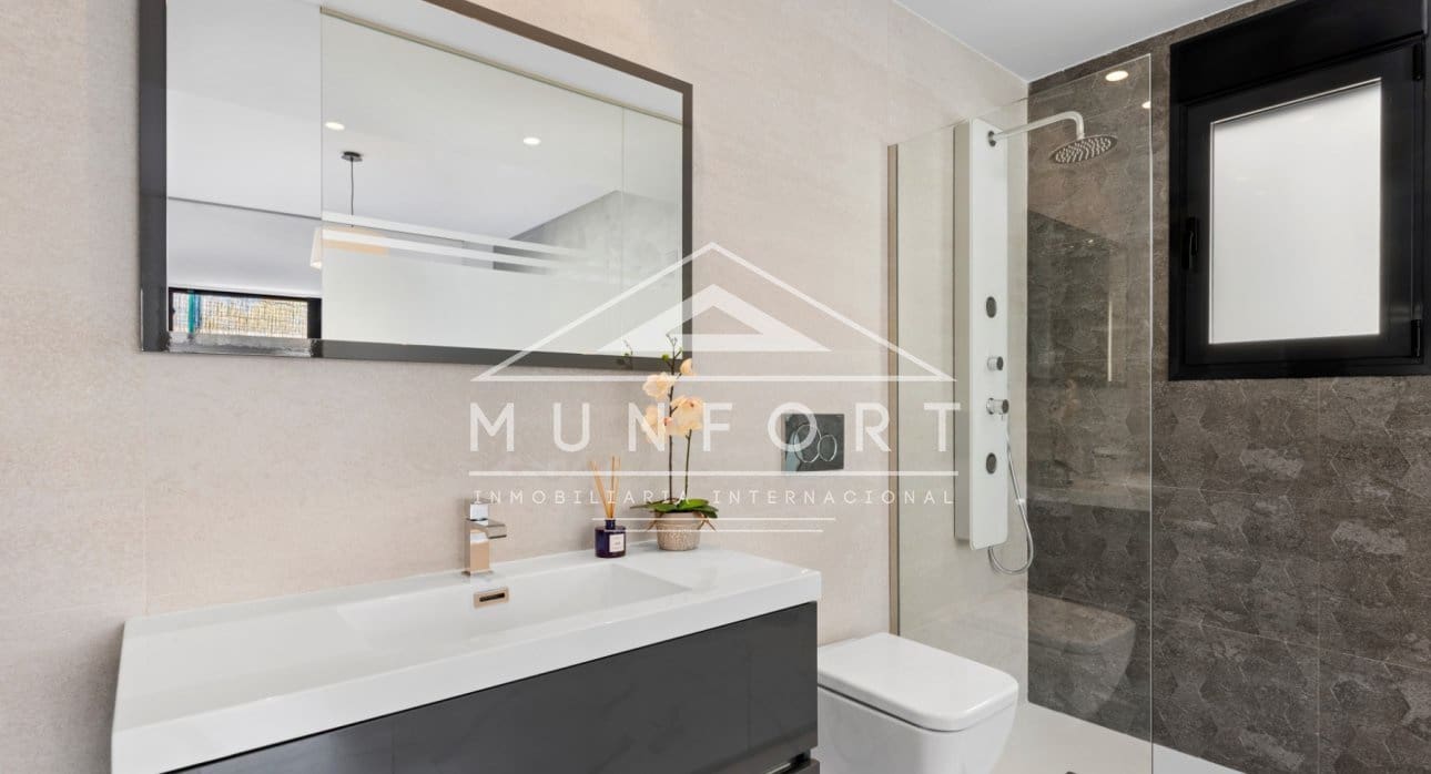 2 chambre Bungalow à vendre à San Miguel de Salinas avec piscine - 415 000 € (Ref: 9270581)