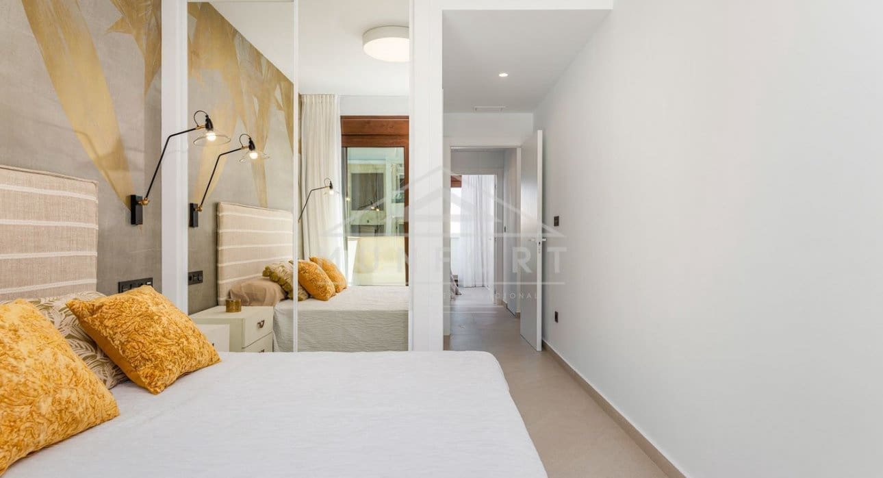 2 slaapkamer Bungalow te koop in Torrevieja met zwembad - € 285.000 (Ref: 9270582)