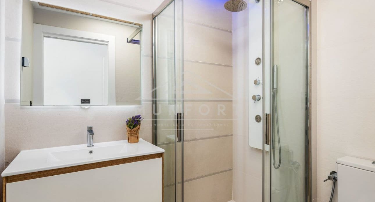 2 slaapkamer Bungalow te koop in Torrevieja met zwembad - € 285.000 (Ref: 9270582)