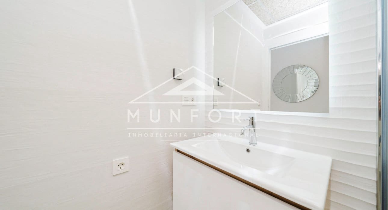 2 sypialnia Bungalow na sprzedaż w Torrevieja z basenem - 285 000 € (Ref: 9270582)