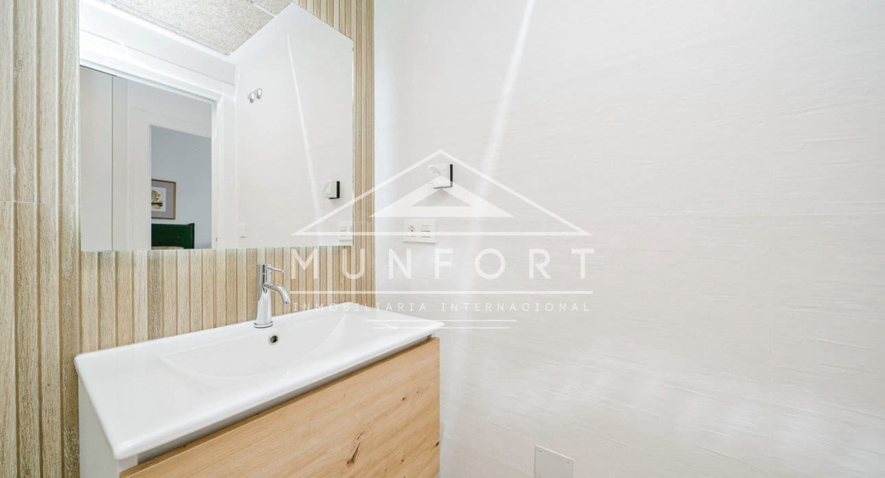 2 sypialnia Bungalow na sprzedaż w Torrevieja z basenem - 285 000 € (Ref: 9270582)