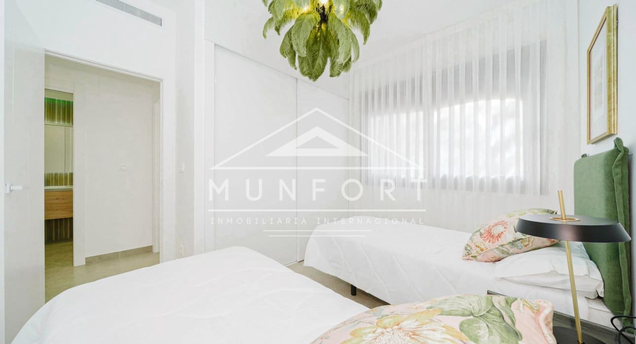 2 sypialnia Bungalow na sprzedaż w Torrevieja z basenem - 285 000 € (Ref: 9270582)