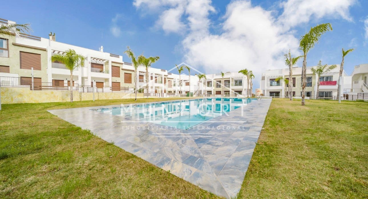 2 sypialnia Bungalow na sprzedaż w Torrevieja z basenem - 285 000 € (Ref: 9270582)