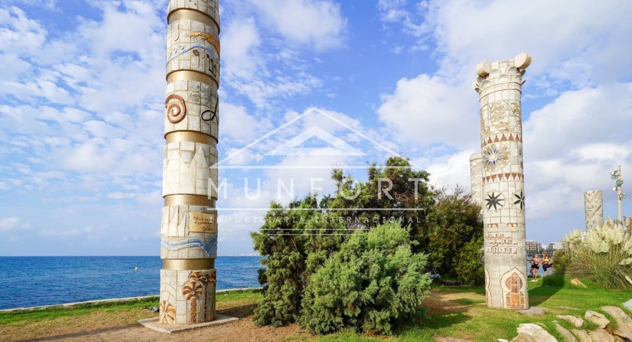 2 sypialnia Bungalow na sprzedaż w Torrevieja z basenem - 285 000 € (Ref: 9270582)