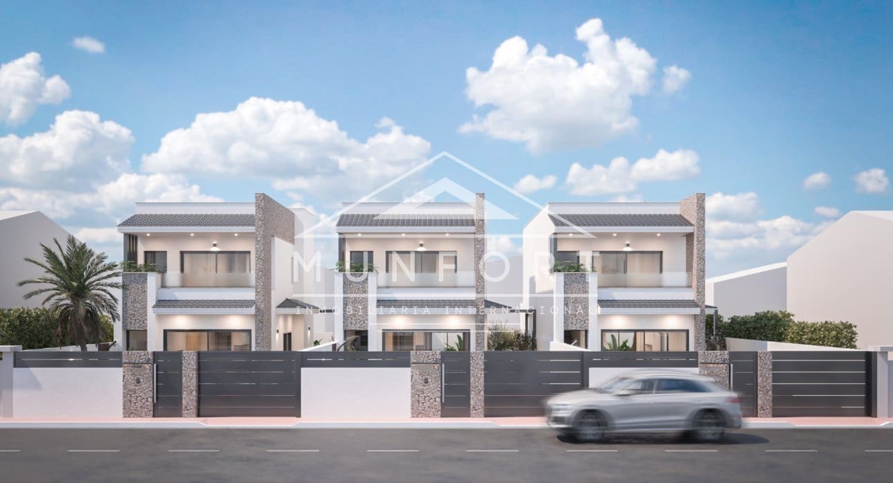 3 slaapkamer Villa te koop in San Pedro del Pinatar met zwembad - € 479.900 (Ref: 9270583)