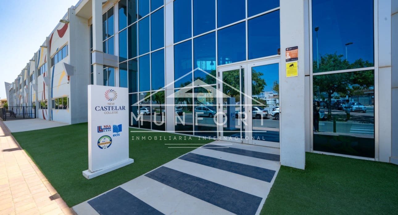 3 slaapkamer Villa te koop in San Pedro del Pinatar met zwembad - € 479.900 (Ref: 9270583)