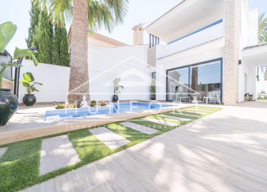 3 chambre Villa/Maison à vendre à San Pedro del Pinatar avec piscine - 479 900 € (Ref: 9270583)