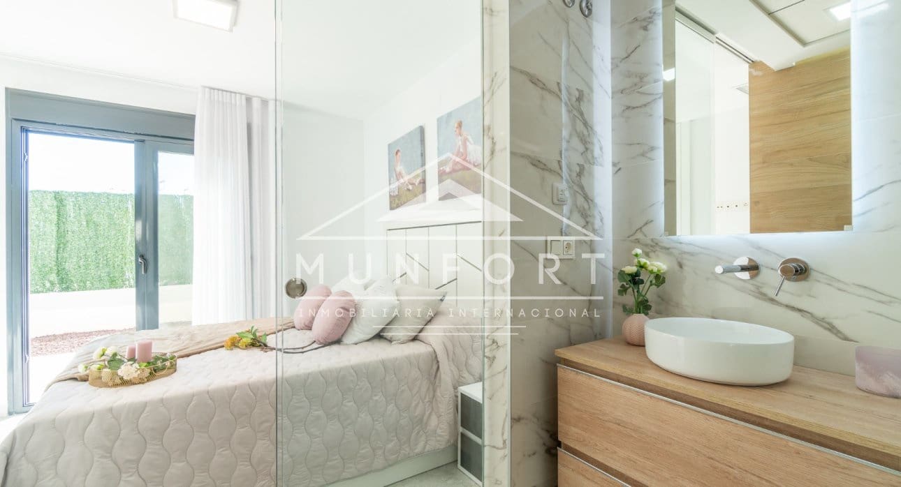 3 soverom Bungalow til salgs i Torrevieja med svømmebasseng - € 289 900 (Ref: 9270587)