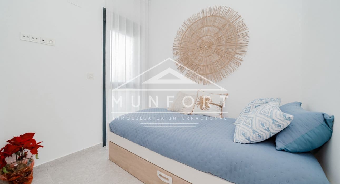 3 soveværelse Bungalow til salg i Torrevieja med swimmingpool - € 289.900 (Ref: 9270587)