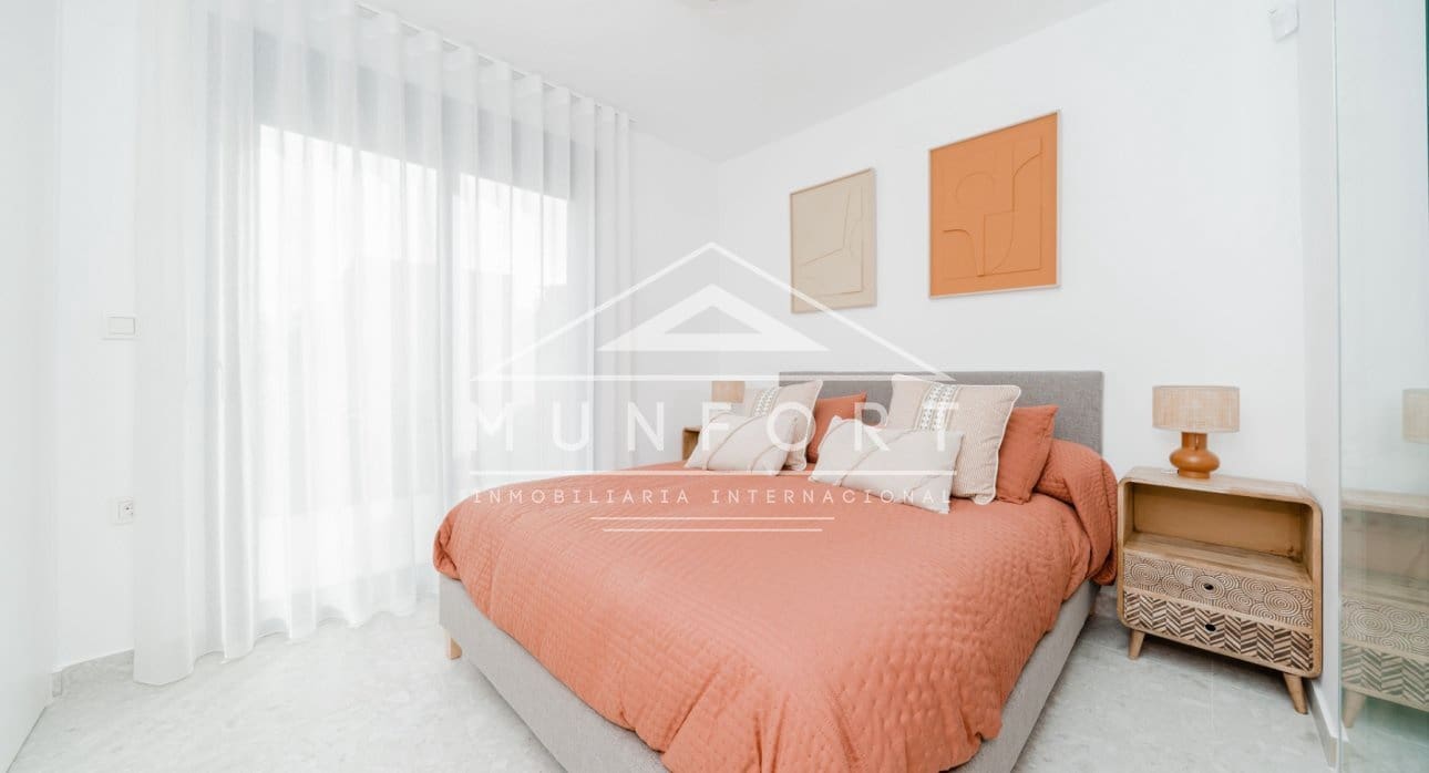 3 soveværelse Bungalow til salg i Torrevieja med swimmingpool - € 289.900 (Ref: 9270587)