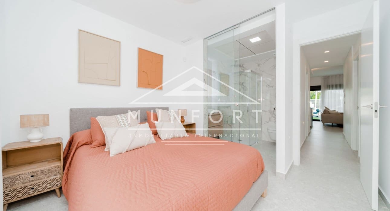 3 soveværelse Bungalow til salg i Torrevieja med swimmingpool - € 289.900 (Ref: 9270587)