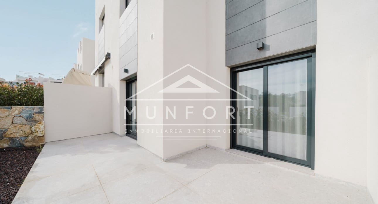 3 soveværelse Bungalow til salg i Torrevieja med swimmingpool - € 289.900 (Ref: 9270587)