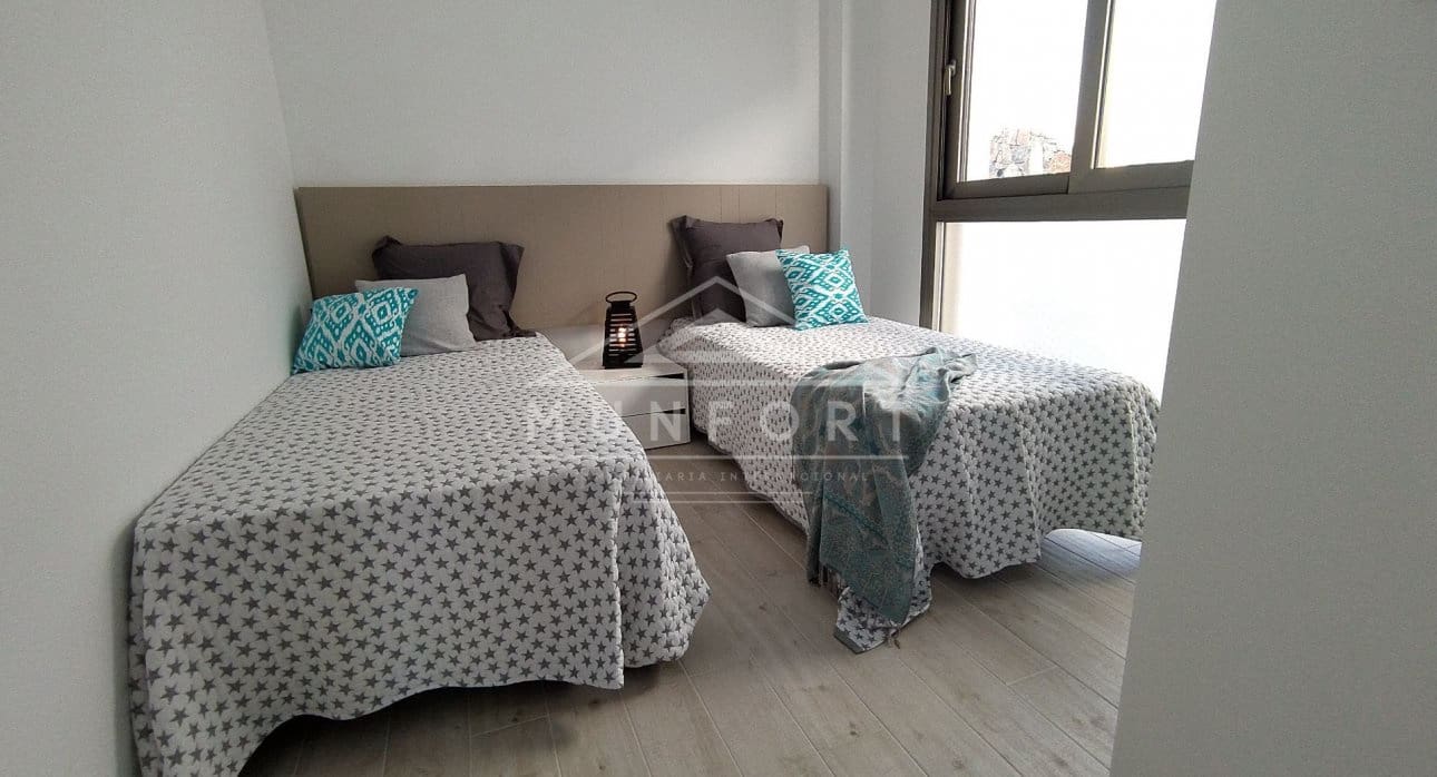 3 slaapkamer Villa te koop in Villamartin met zwembad - € 629.900 (Ref: 9270589)