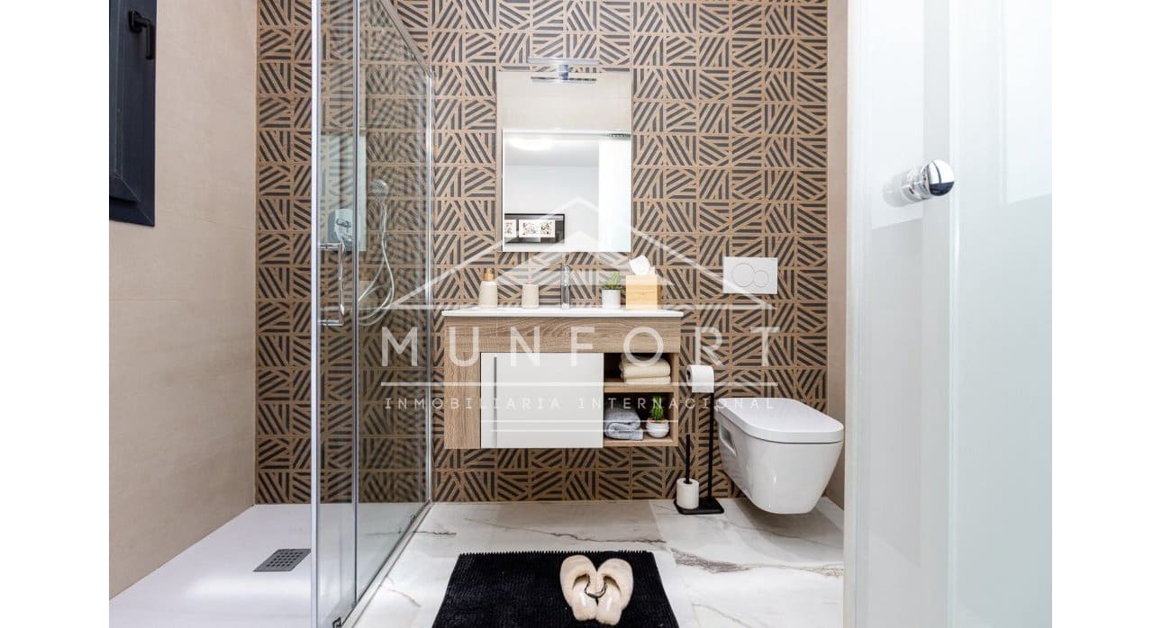 2 makuuhuone Kattohuoneisto myytävänä paikassa Guardamar del Segura mukana uima-altaan - 449 000 € (Ref: 9270593)