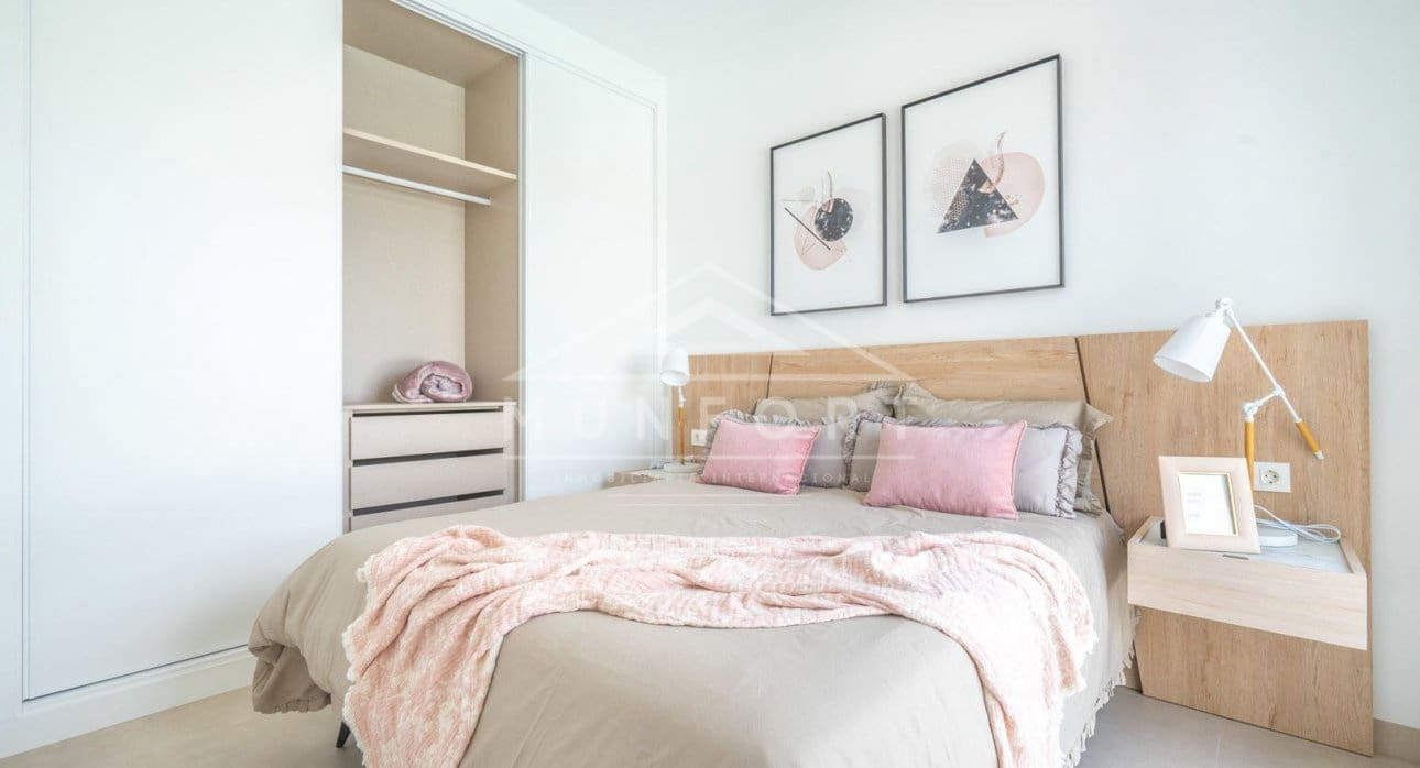 3 slaapkamer Villa te koop in Roldan met zwembad - € 389.950 (Ref: 9270596)