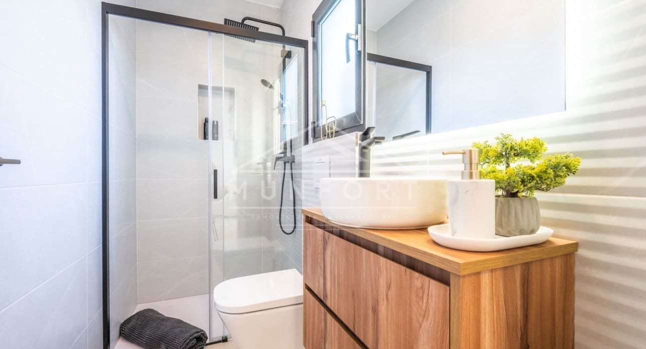 3 slaapkamer Villa te koop in Roldan met zwembad - € 389.950 (Ref: 9270596)