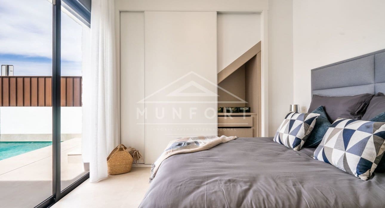 3 slaapkamer Villa te koop in Roldan met zwembad - € 389.950 (Ref: 9270596)