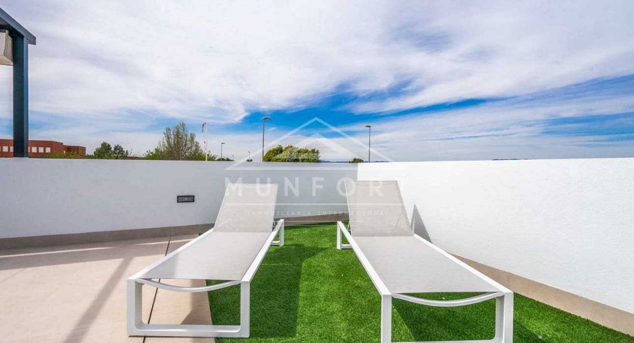 3 slaapkamer Villa te koop in Roldan met zwembad - € 389.950 (Ref: 9270596)