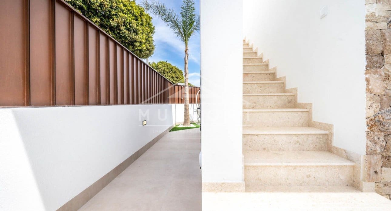 3 slaapkamer Villa te koop in Roldan met zwembad - € 389.950 (Ref: 9270596)