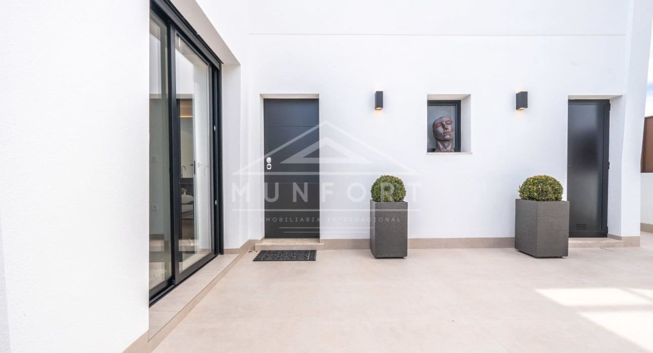 3 slaapkamer Villa te koop in Roldan met zwembad - € 389.950 (Ref: 9270596)