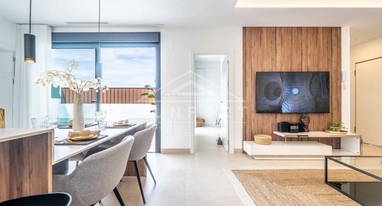 3 slaapkamer Villa te koop in Roldan met zwembad - € 389.950 (Ref: 9270596)