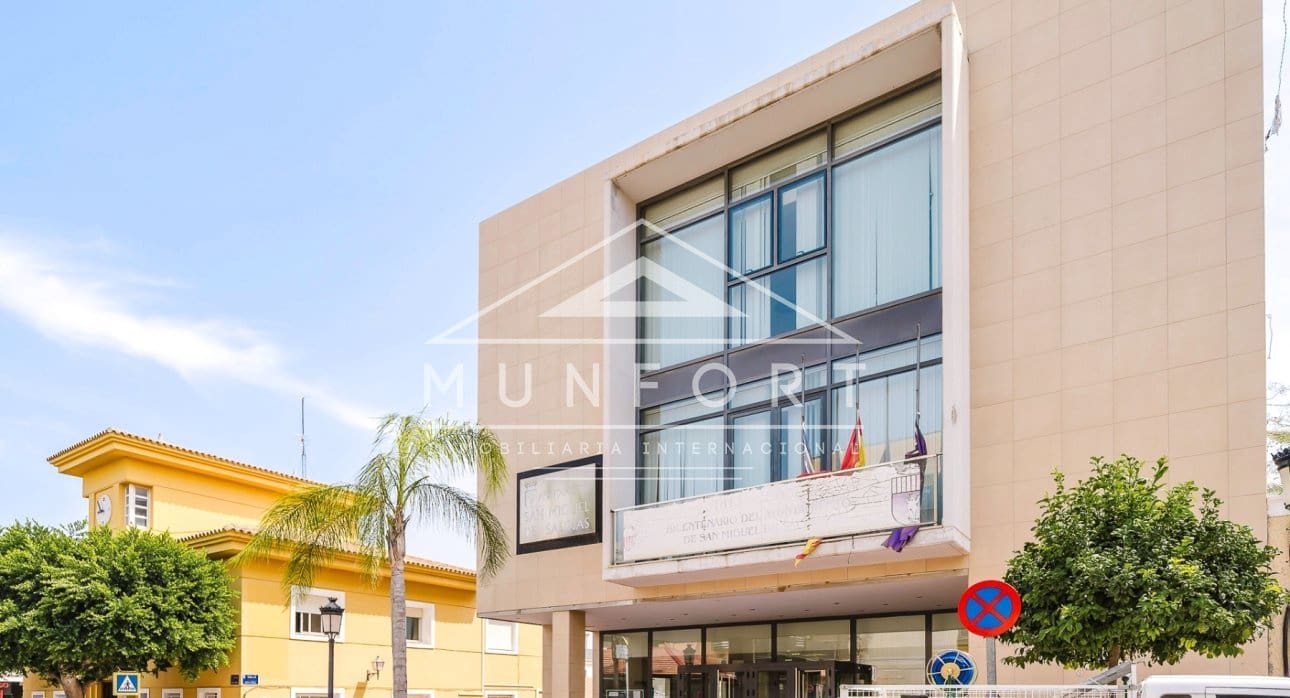 Ático de 3 habitaciones en San Miguel de Salinas en venta con piscina - 349.990 € (Ref: 9271828)