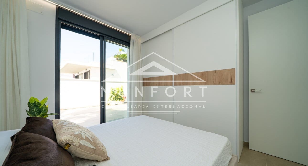 4 camera da letto Villa in vendita in Orihuela Costa con piscina - 995.000 € (Rif: 9273178)