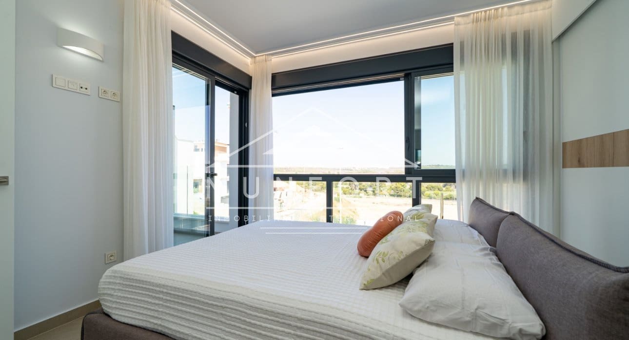 4 camera da letto Villa in vendita in Orihuela Costa con piscina - 995.000 € (Rif: 9273178)