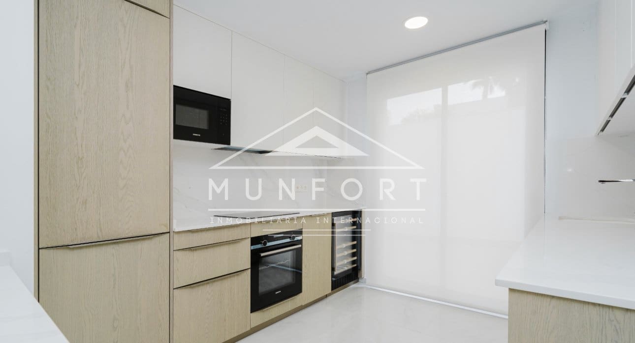 Chalet de 4 habitaciones en Orihuela Costa en venta con piscina - 995.000 € (Ref: 9273178)