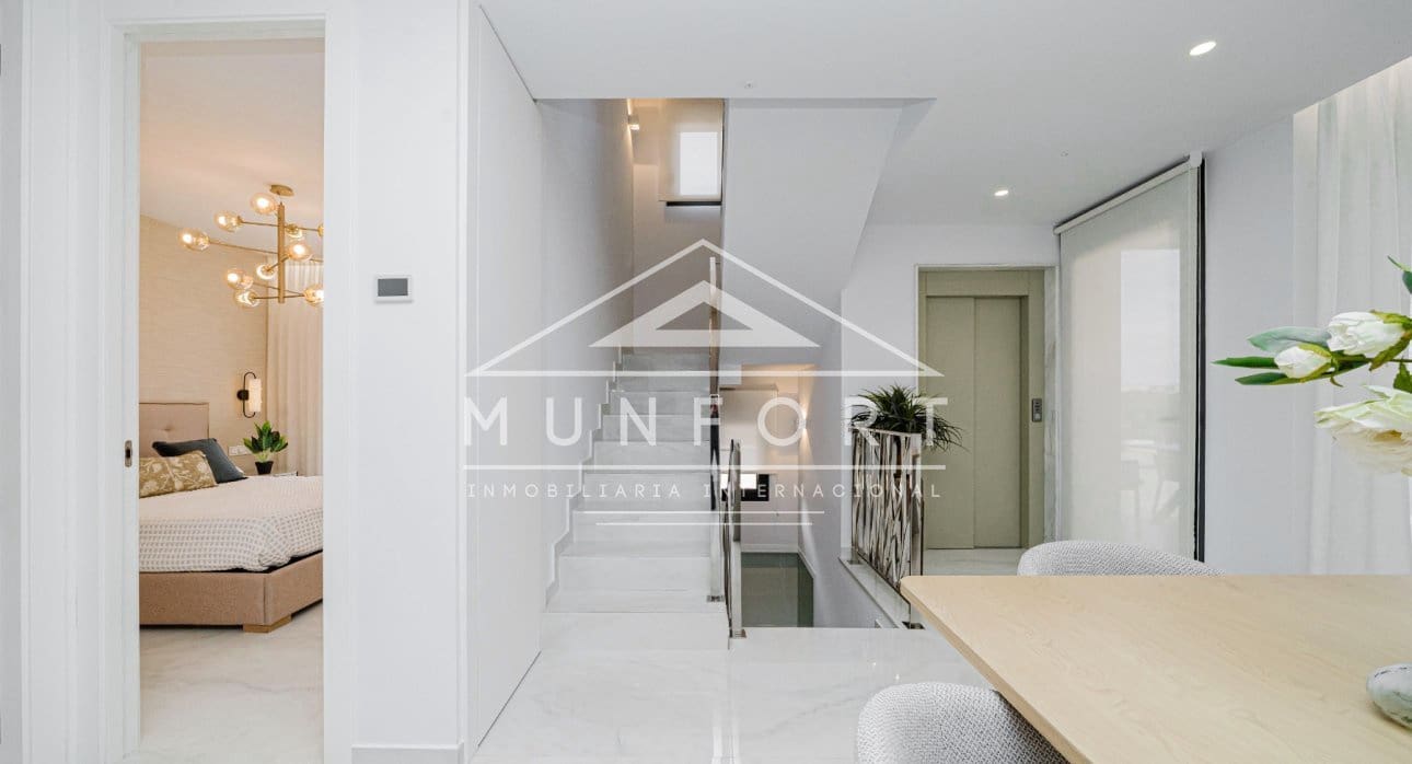 Chalet de 4 habitaciones en Orihuela Costa en venta con piscina - 995.000 € (Ref: 9273178)