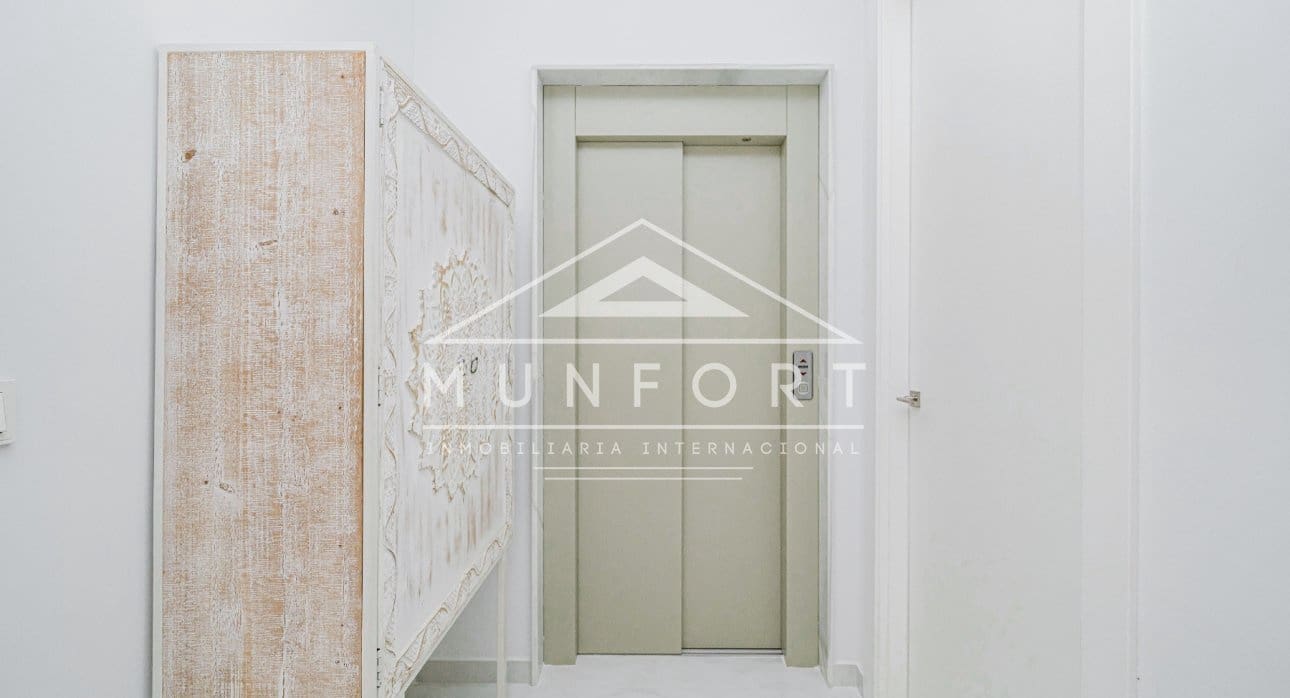 Chalet de 4 habitaciones en Orihuela Costa en venta con piscina - 995.000 € (Ref: 9273178)