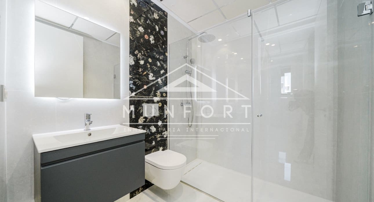 Chalet de 4 habitaciones en Orihuela Costa en venta con piscina - 995.000 € (Ref: 9273178)