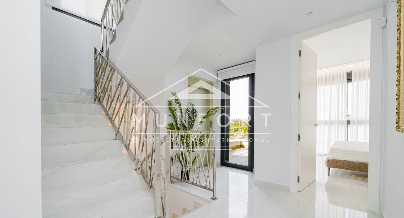 Chalet de 4 habitaciones en Orihuela Costa en venta con piscina - 995.000 € (Ref: 9273178)