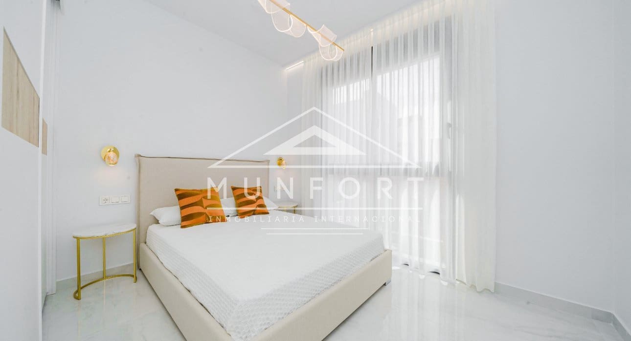 Chalet de 4 habitaciones en Orihuela Costa en venta con piscina - 995.000 € (Ref: 9273178)