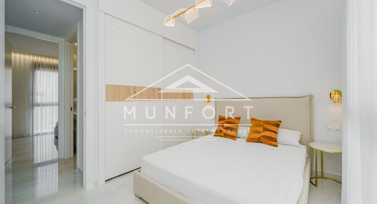 Chalet de 4 habitaciones en Orihuela Costa en venta con piscina - 995.000 € (Ref: 9273178)