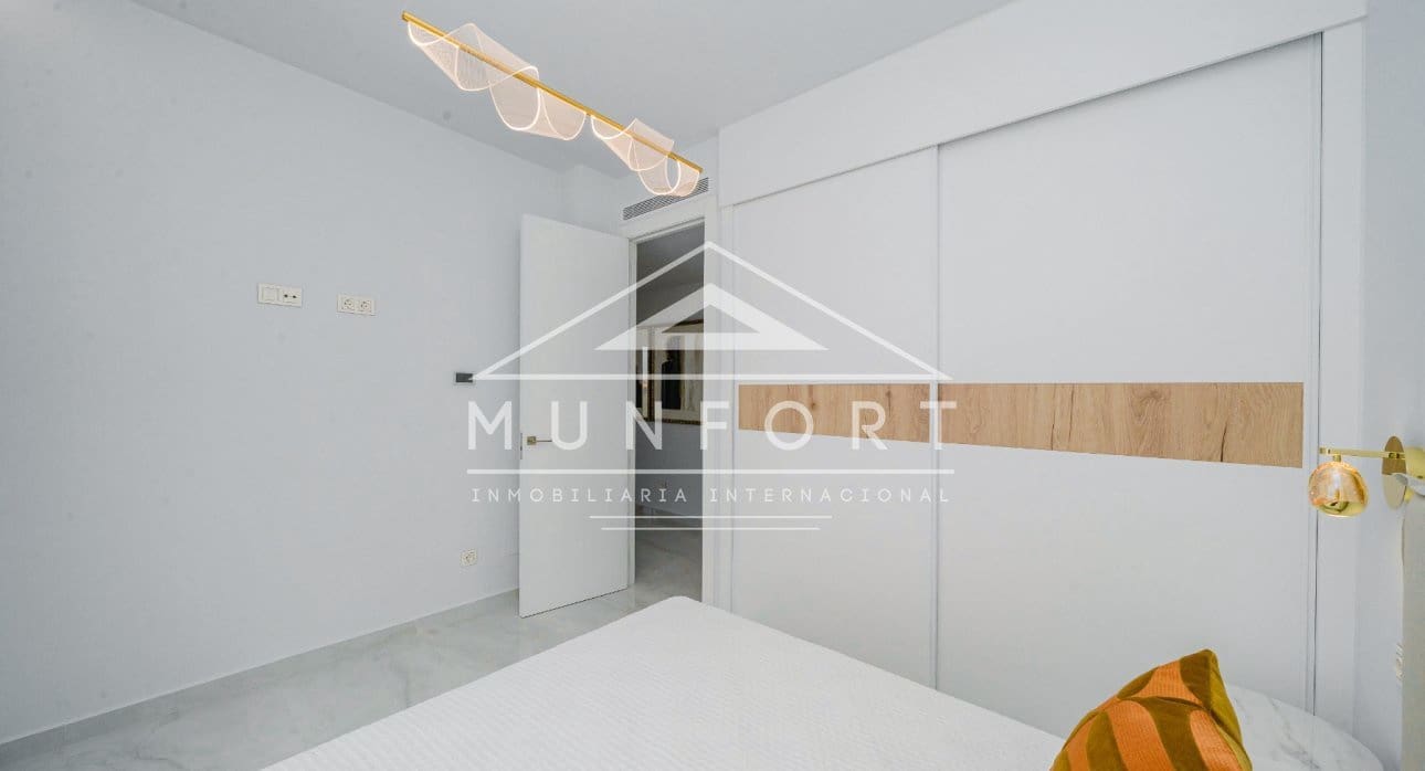 Chalet de 4 habitaciones en Orihuela Costa en venta con piscina - 995.000 € (Ref: 9273178)