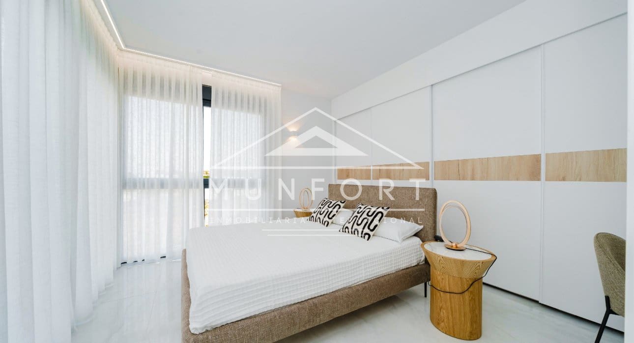 Chalet de 4 habitaciones en Orihuela Costa en venta con piscina - 995.000 € (Ref: 9273178)