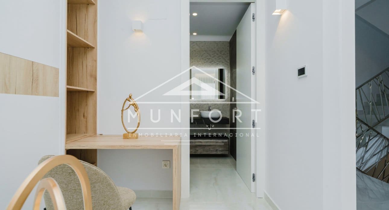 Chalet de 4 habitaciones en Orihuela Costa en venta con piscina - 995.000 € (Ref: 9273178)