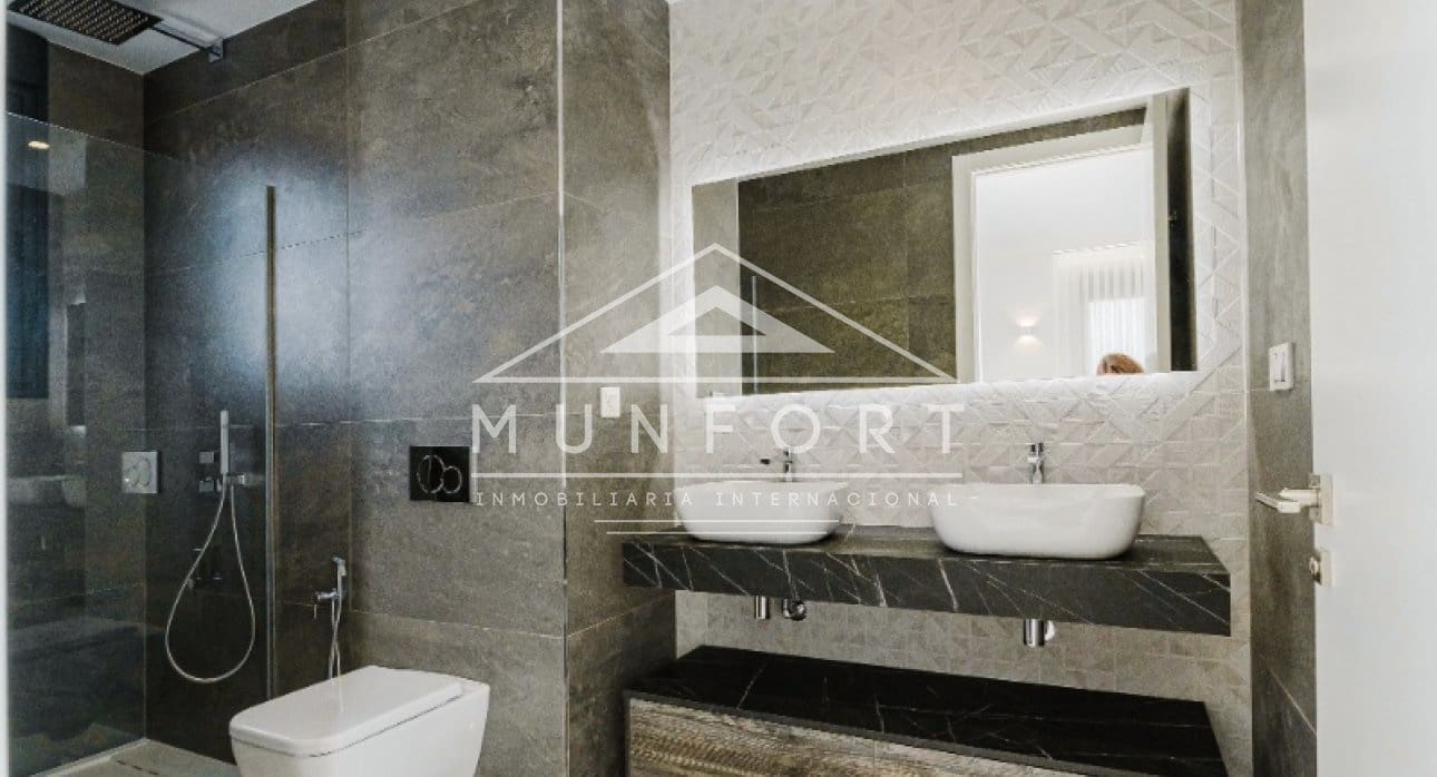 Chalet de 4 habitaciones en Orihuela Costa en venta con piscina - 995.000 € (Ref: 9273178)