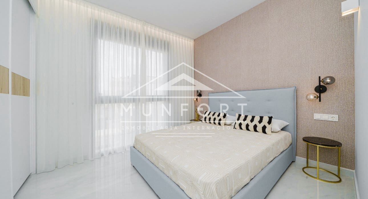 Chalet de 4 habitaciones en Orihuela Costa en venta con piscina - 995.000 € (Ref: 9273178)