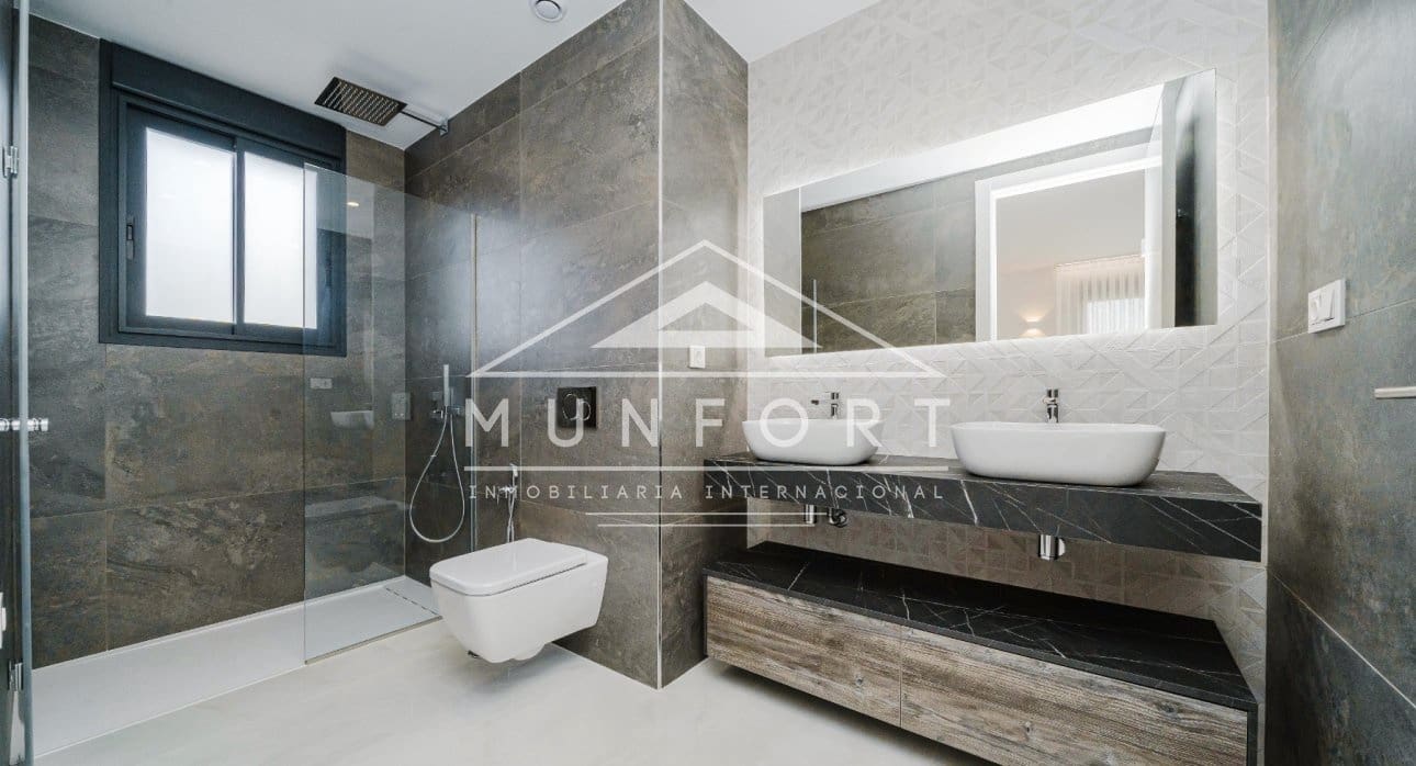 Chalet de 4 habitaciones en Orihuela Costa en venta con piscina - 995.000 € (Ref: 9273178)