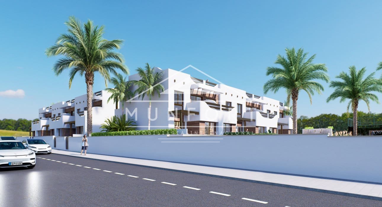 2 makuuhuone Bungalow myytävänä paikassa Torre de la Horadada mukana uima-altaan - 334 000 € (Ref: 9274160)