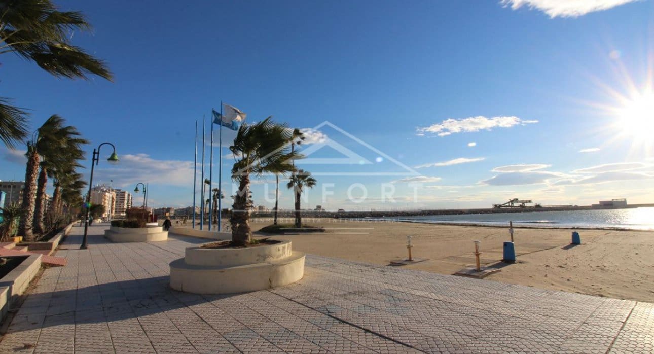 2 chambre Penthouse à vendre à Torrevieja avec piscine - 469 000 € (Ref: 9274161)