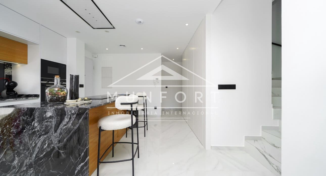 3 slaapkamer Villa te koop in San Pedro del Pinatar met zwembad - € 465.000 (Ref: 9274699)