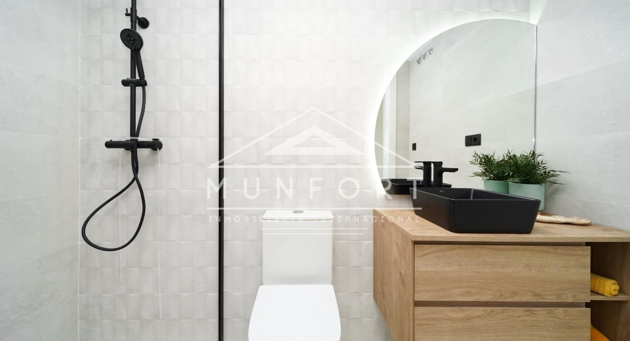 3 slaapkamer Villa te koop in San Pedro del Pinatar met zwembad - € 465.000 (Ref: 9274699)