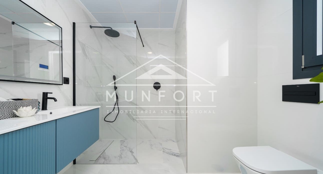 3 slaapkamer Villa te koop in San Pedro del Pinatar met zwembad - € 465.000 (Ref: 9274699)