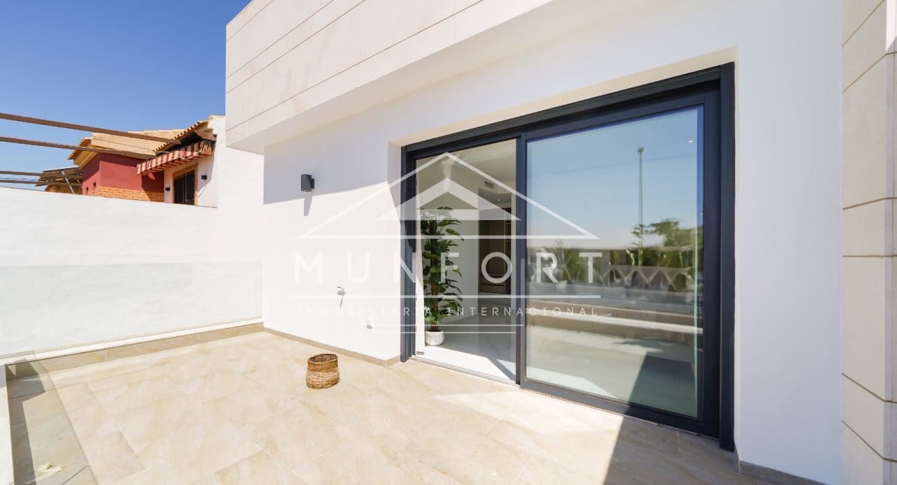 3 slaapkamer Villa te koop in San Pedro del Pinatar met zwembad - € 465.000 (Ref: 9274699)
