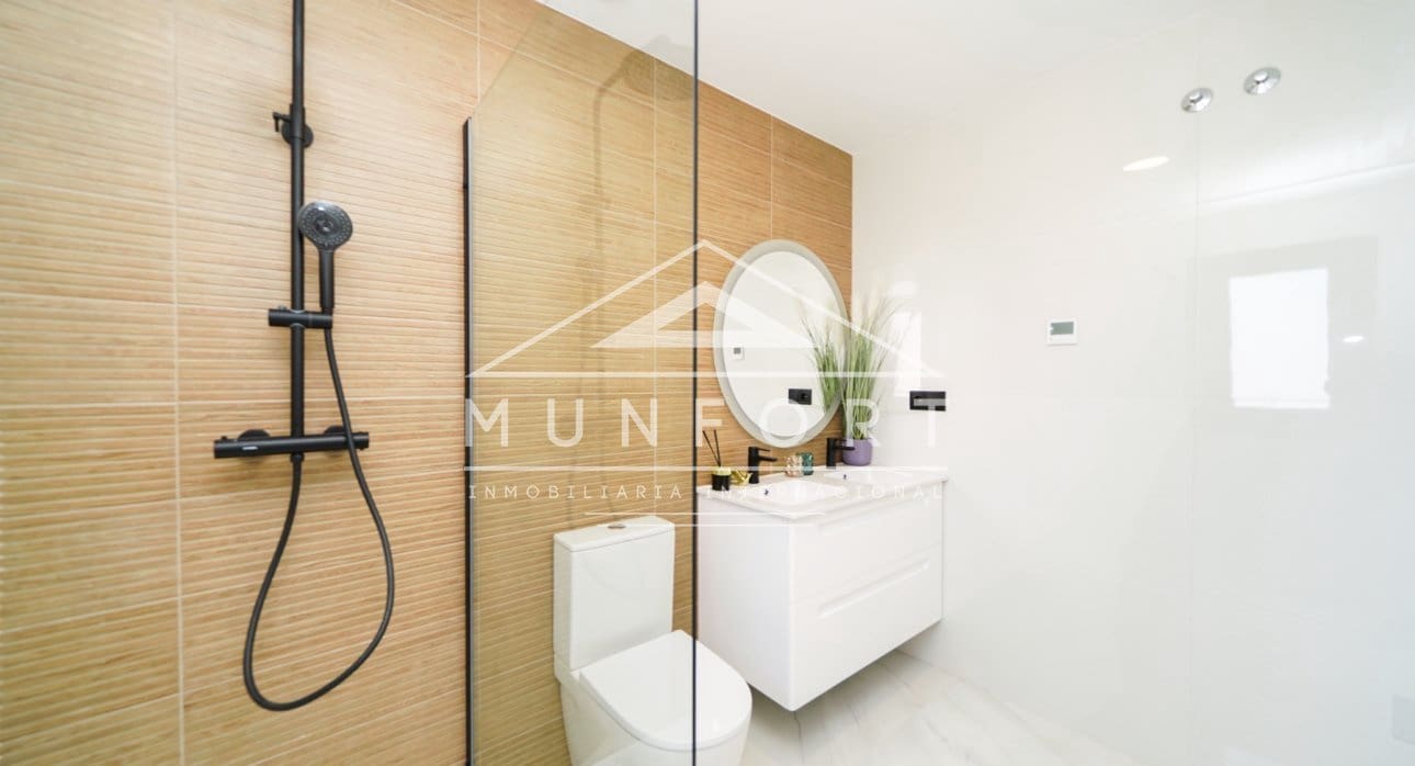 3 slaapkamer Villa te koop in San Pedro del Pinatar met zwembad - € 465.000 (Ref: 9274699)