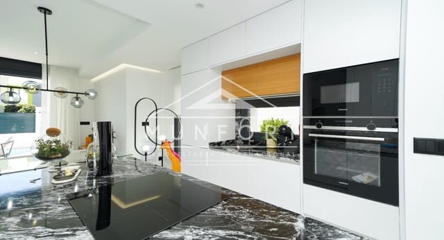 3 slaapkamer Villa te koop in San Pedro del Pinatar ciudad, San Pedro del Pinatar met zwembad - € 465.000 (Ref: 9274699)